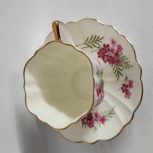 OLD ROYAL Bone China Teacup and saucer Pink Flowers bouquet yellow cream teacup - Picture 6 of 6